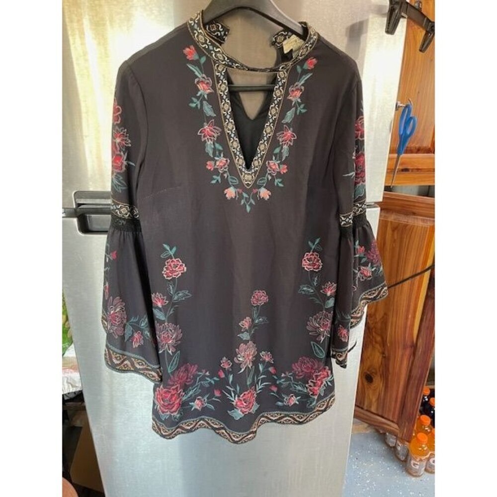 Flying Tomato Floral Embroidered Bell Sleeve Tunic Mini Dress Women's M